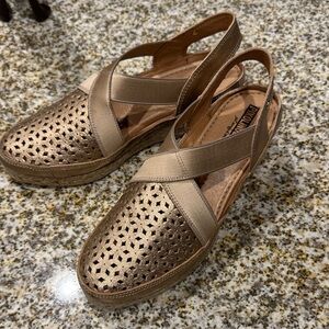 PIKOLINOS Gold Espadrille Sandals